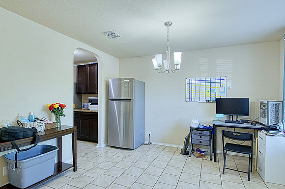 10814 Arkey Ave (006)