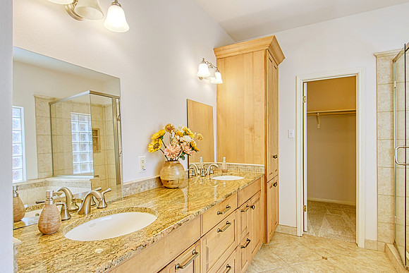 2518 Inwood View (026)
