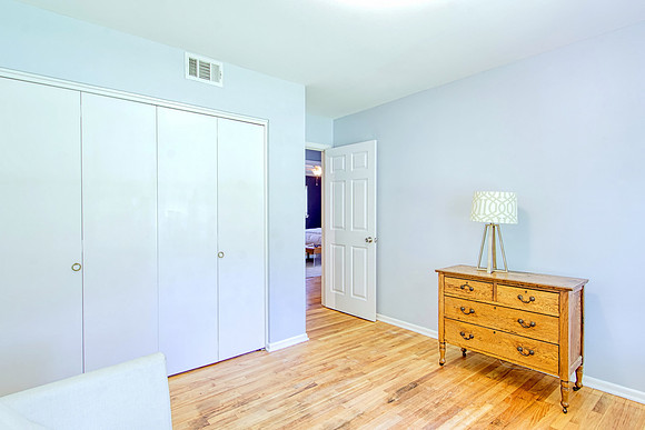8715 Oak Ledge Dr (026)