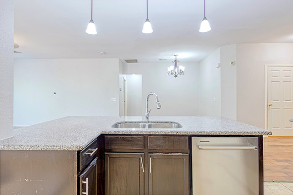 8110 Rosespur Park (013)