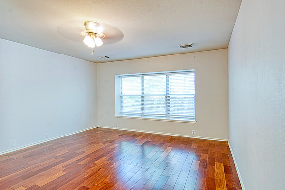 8110 Rosespur Park (024)