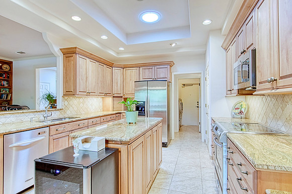 2518 Inwood View (017)