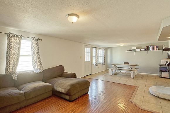 801 Brooks Ave (020)