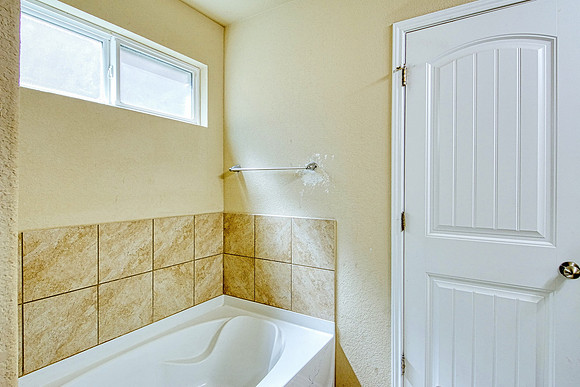 10814 Arkey Ave (037)