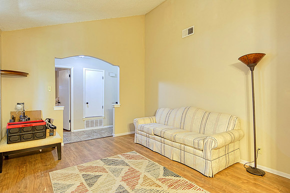 5610 Larkmeadow Dr (008)