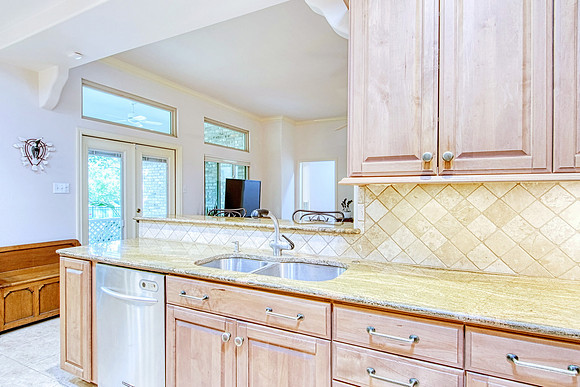 2518 Inwood View (019)
