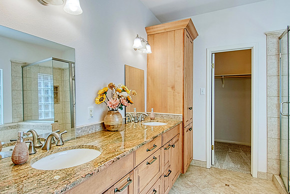 2518 Inwood View (026)