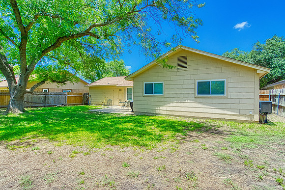 5610 Larkmeadow Dr (032)