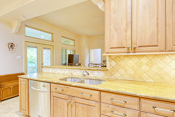 2518 Inwood View (019)