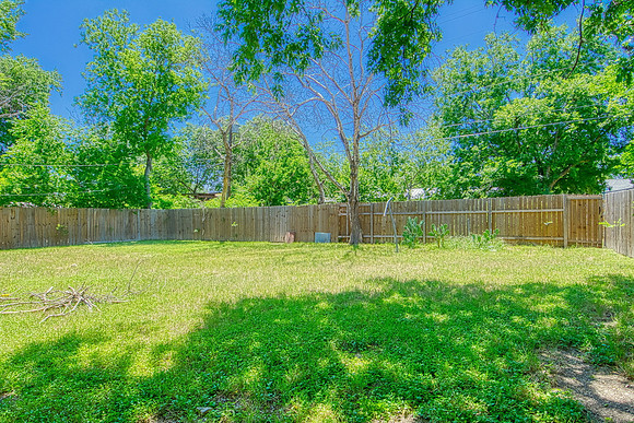 306 Cresham Drive (030)