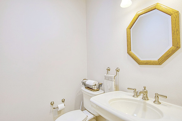 2518 Inwood View (022) MLS