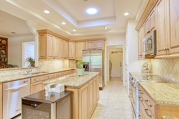 2518 Inwood View (017)