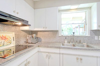 8715 Oak Ledge Dr (020)