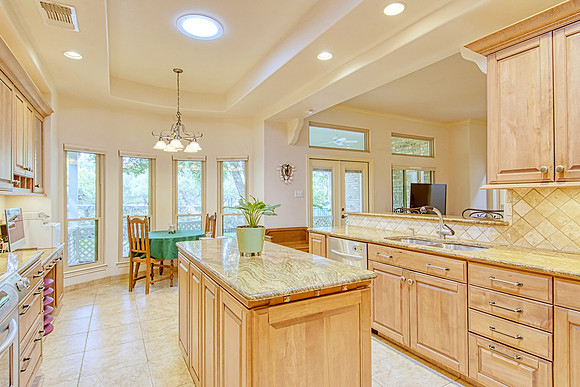 2518 Inwood View MLS (018)