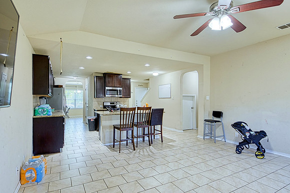 10814 Arkey Ave (012)