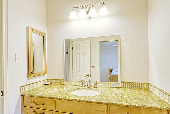 2518 Inwood View (032)