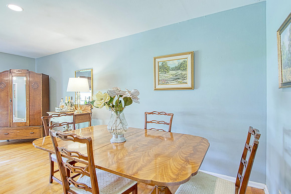 8715 Oak Ledge Dr (014)