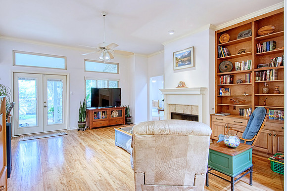 2518 Inwood View (008)