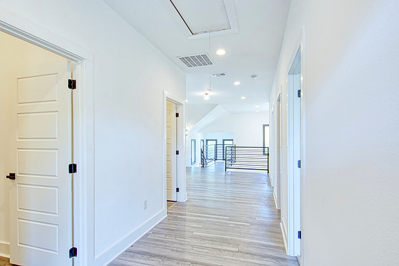 1111 N Palmetto (029)