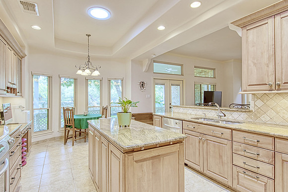 2518 Inwood View (018)