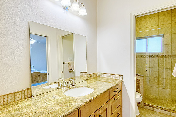 2518 Inwood View (029)