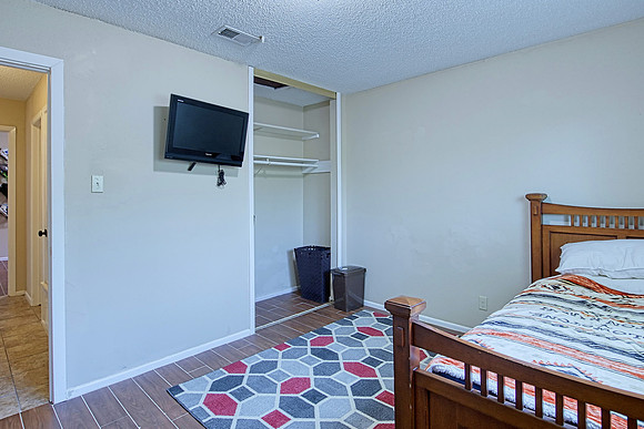 5610 Larkmeadow Dr (023)