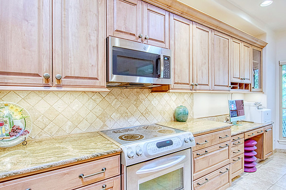 2518 Inwood View (020)