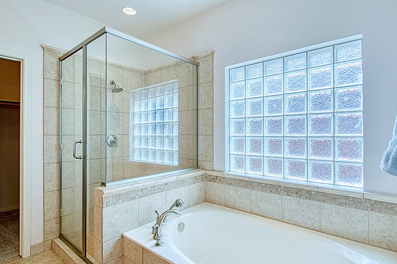 2518 Inwood View (027)