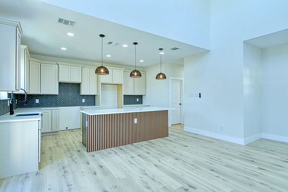 1426 Wyoming Street (008)