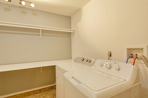 801 Brooks Ave (037)