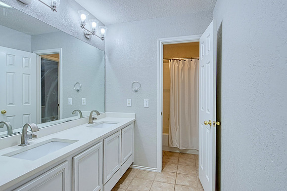 5107 Casbury (032)