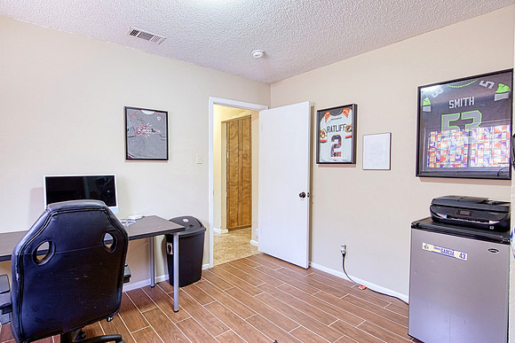 5610 Larkmeadow Dr (027)