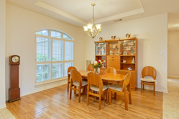 2518 Inwood View (008)