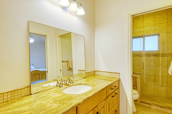 2518 Inwood View (029)