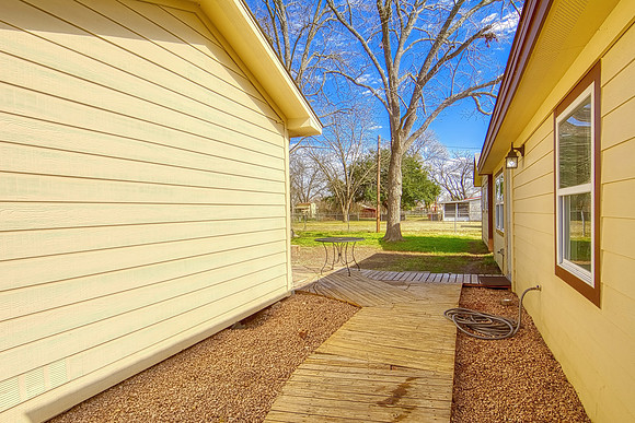801 Brooks Ave (045)