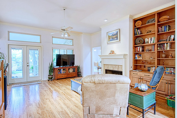 2518 Inwood View (008)