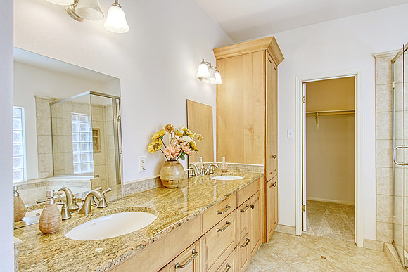 2518 Inwood View (026)